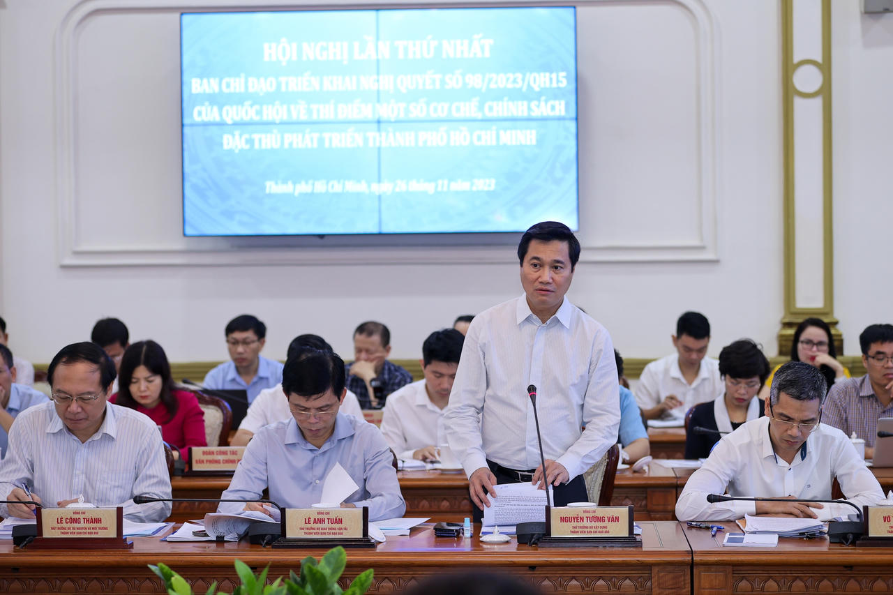 Thủ tướng: Tháo gỡ khó khăn, phân cấp, phân quyền tối đa để phát triển TPHCM