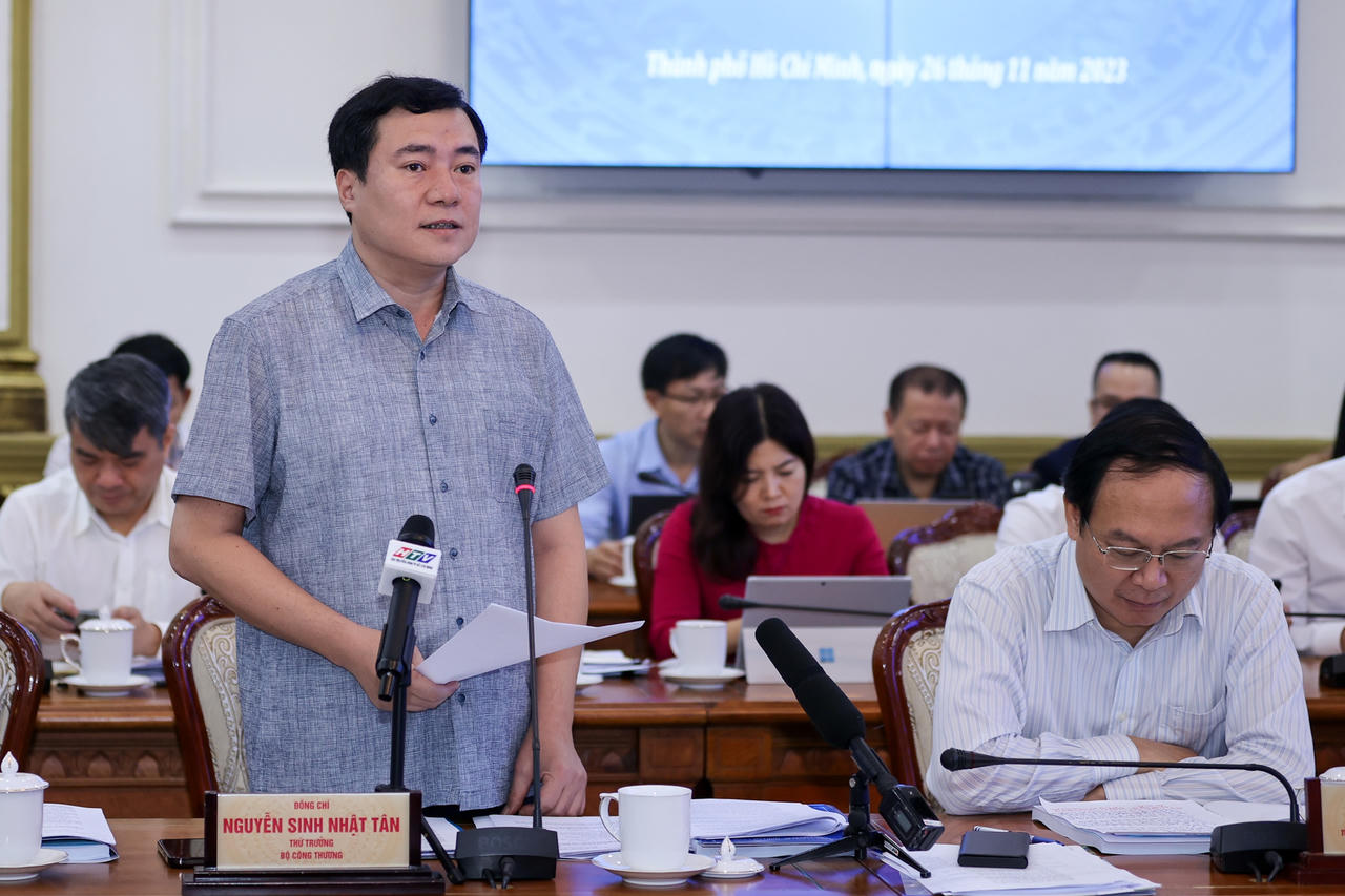 Thủ tướng: Tháo gỡ khó khăn, phân cấp, phân quyền tối đa để phát triển TPHCM