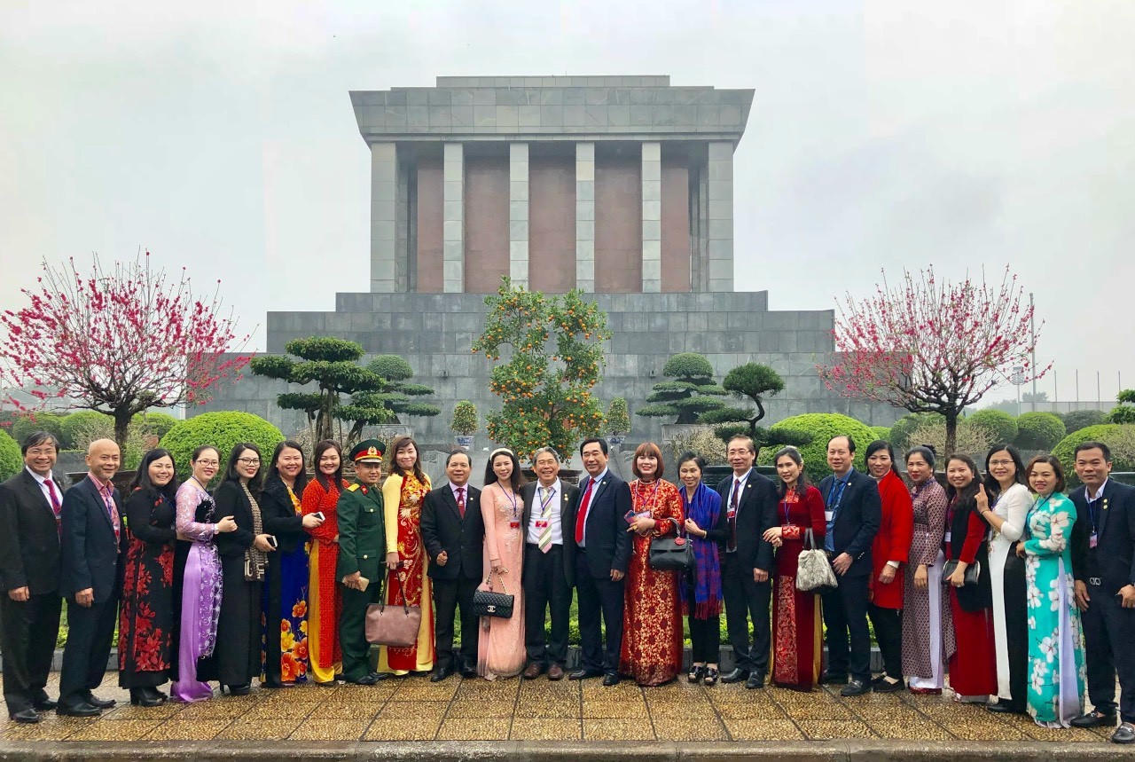 CLB Bất Động sản Hà Nội báo công dâng Bác nhân dịp đầu Xuân