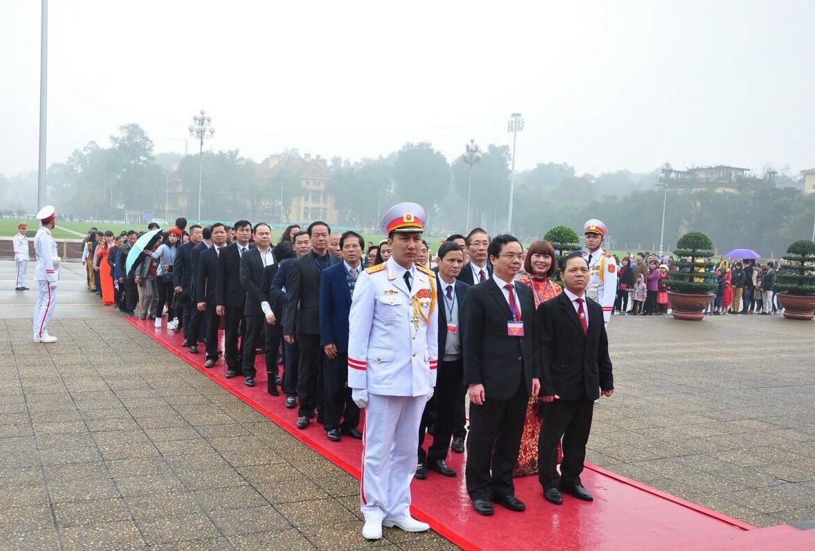 CLB Bất Động sản Hà Nội báo công dâng Bác nhân dịp đầu Xuân