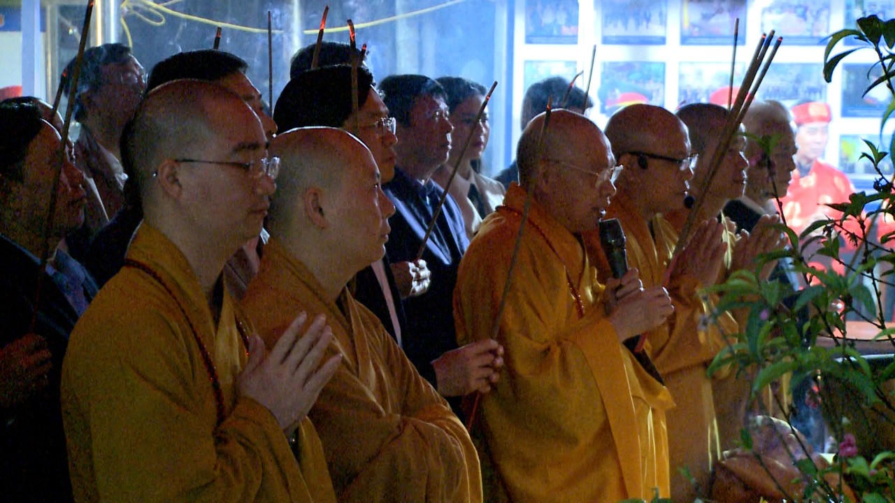 Xin ấn đền Trần với cái tâm thư thái