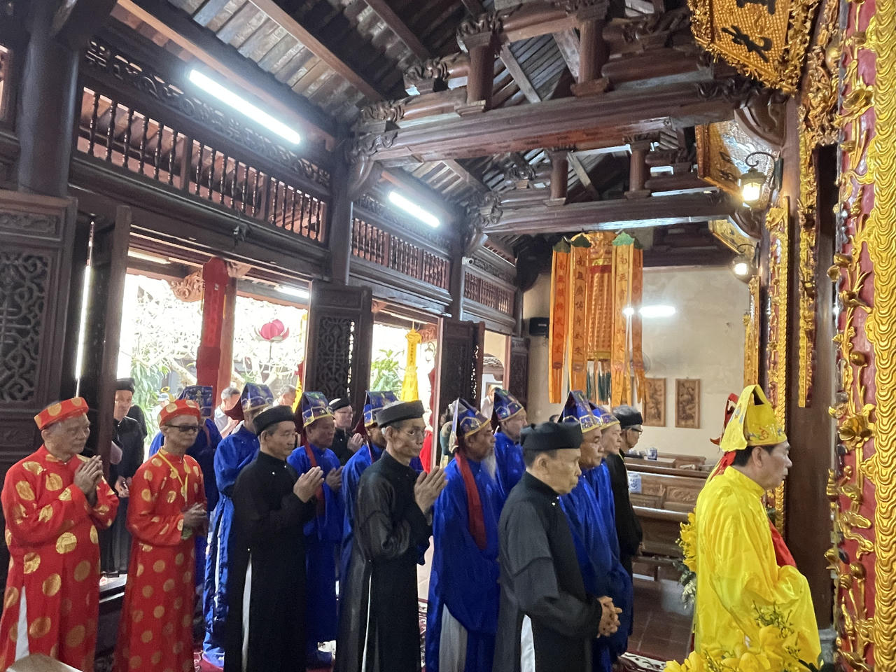 Hàng nghìn người tham dự lễ Giỗ Tổ tại chùa Khai Nguyên