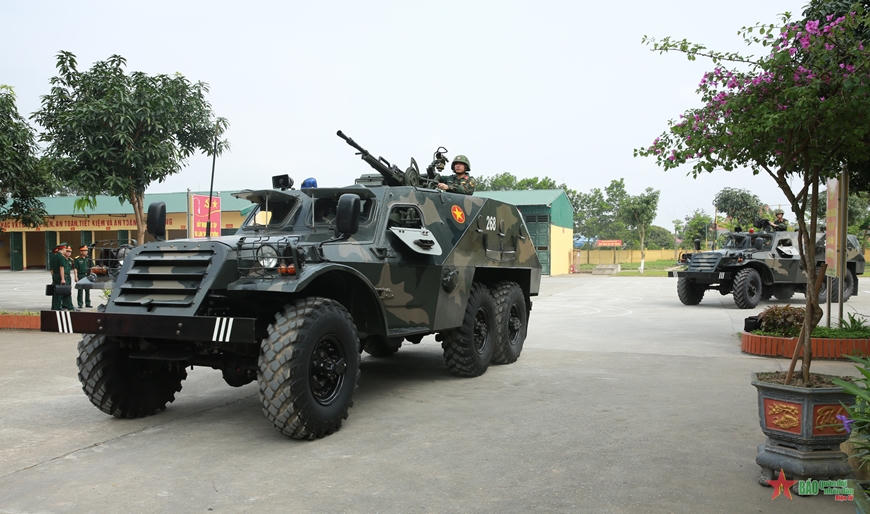 Thượng tướng Huỳnh Chiến Thắng kiểm tra công tác sẵn sàng chiến đấu tại Hưng Yên