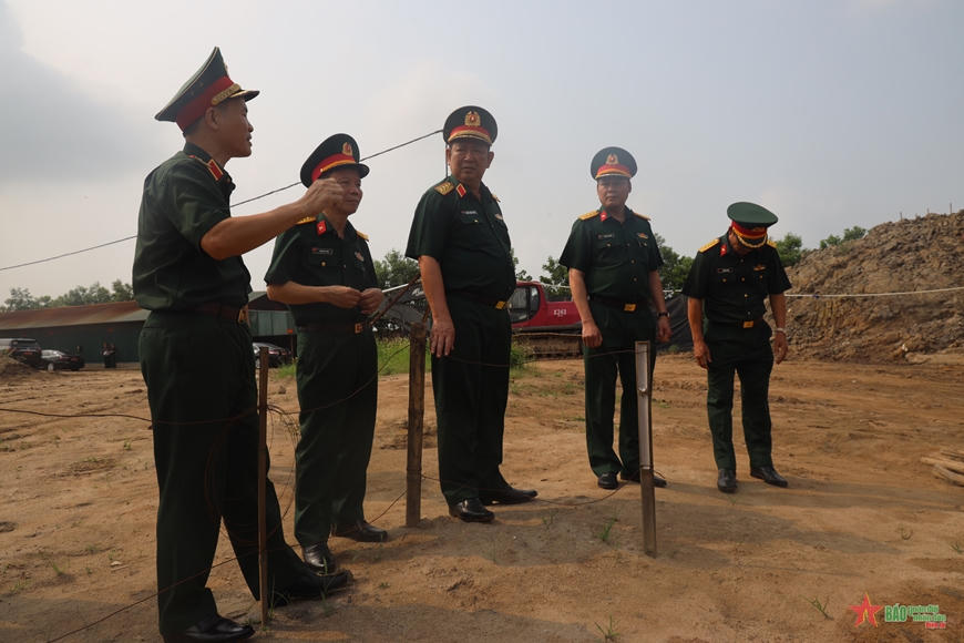 Thượng tướng Huỳnh Chiến Thắng kiểm tra công tác sẵn sàng chiến đấu tại Hưng Yên
