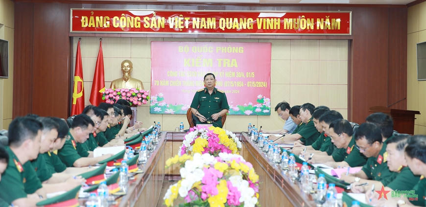 Thượng tướng Huỳnh Chiến Thắng kiểm tra công tác sẵn sàng chiến đấu tại Hưng Yên