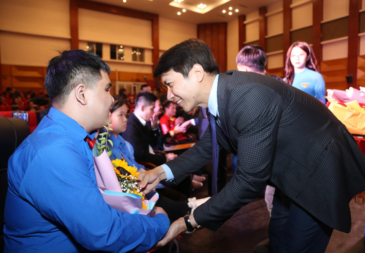 Tỏa sáng nghị lực Việt năm 2024: Vinh danh 50 gương thanh niên khuyết tật tiêu biểu