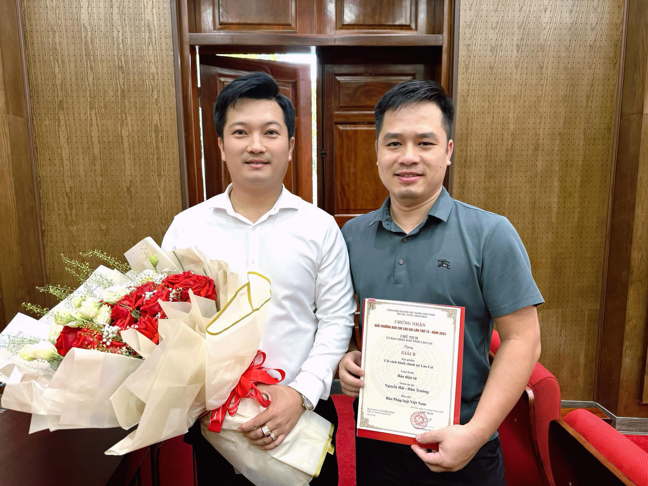 Nhóm Phóng viên Báo Pháp luật nhận Giải B, Giải Báo chí tỉnh Lào Cai năm 2024