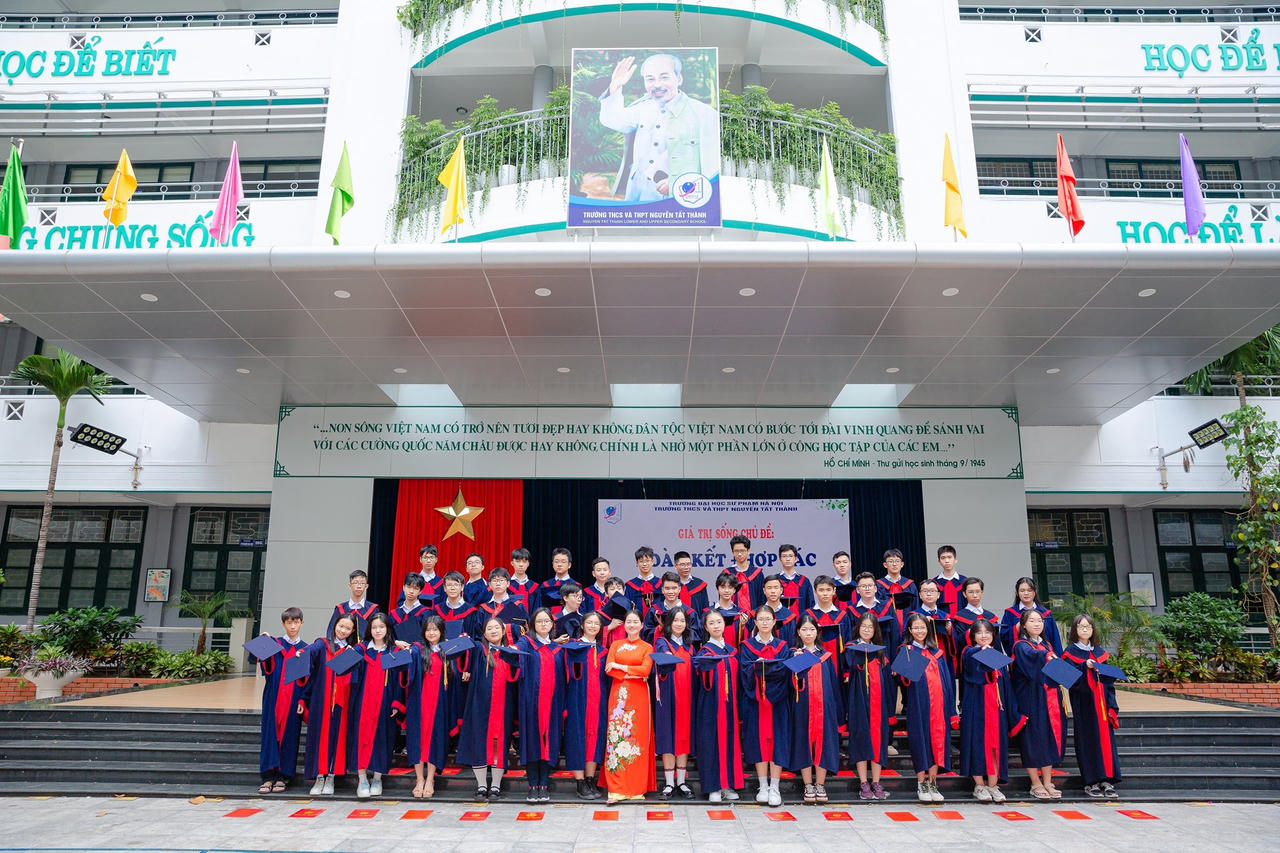 Phụ huynh lớp có 60 lượt học sinh đỗ chuyên chia sẻ bí kíp đồng hành cùng "sĩ tử"