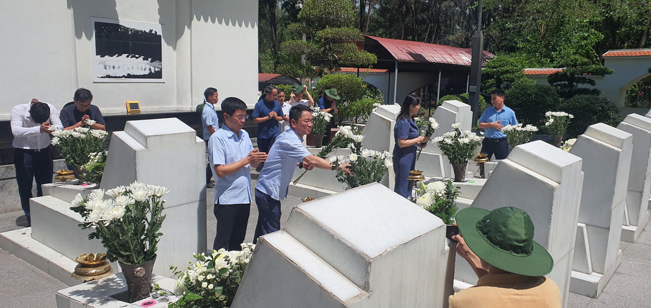 "Những chuyến đi bồi đắp tâm hồn - Tri ân tháng 7 miền Trung": Mỗi chuyến đi thêm một lần biết ơn