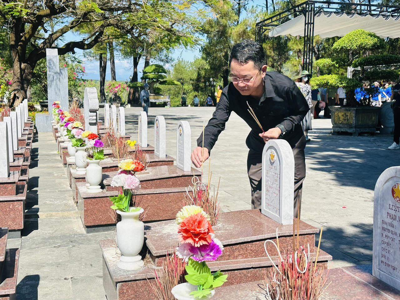 "Những chuyến đi bồi đắp tâm hồn - Tri ân tháng 7 miền Trung": Mỗi chuyến đi thêm một lần biết ơn