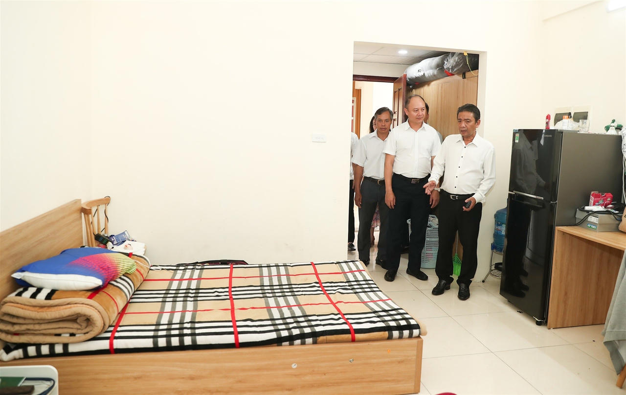 Thứ trưởng Hoàng Đạo Cương thăm và kiểm tra công tác chuẩn bị lực lượng tham dự Olympic Paris của Đội tuyển Cầu lông Việt Nam tại Trường Đại học TDTT Bắc Ninh