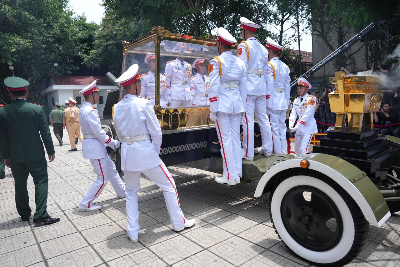 Thành kính tiễn đưa Tổng Bí thư Nguyễn Phú Trọng về nơi an nghỉ