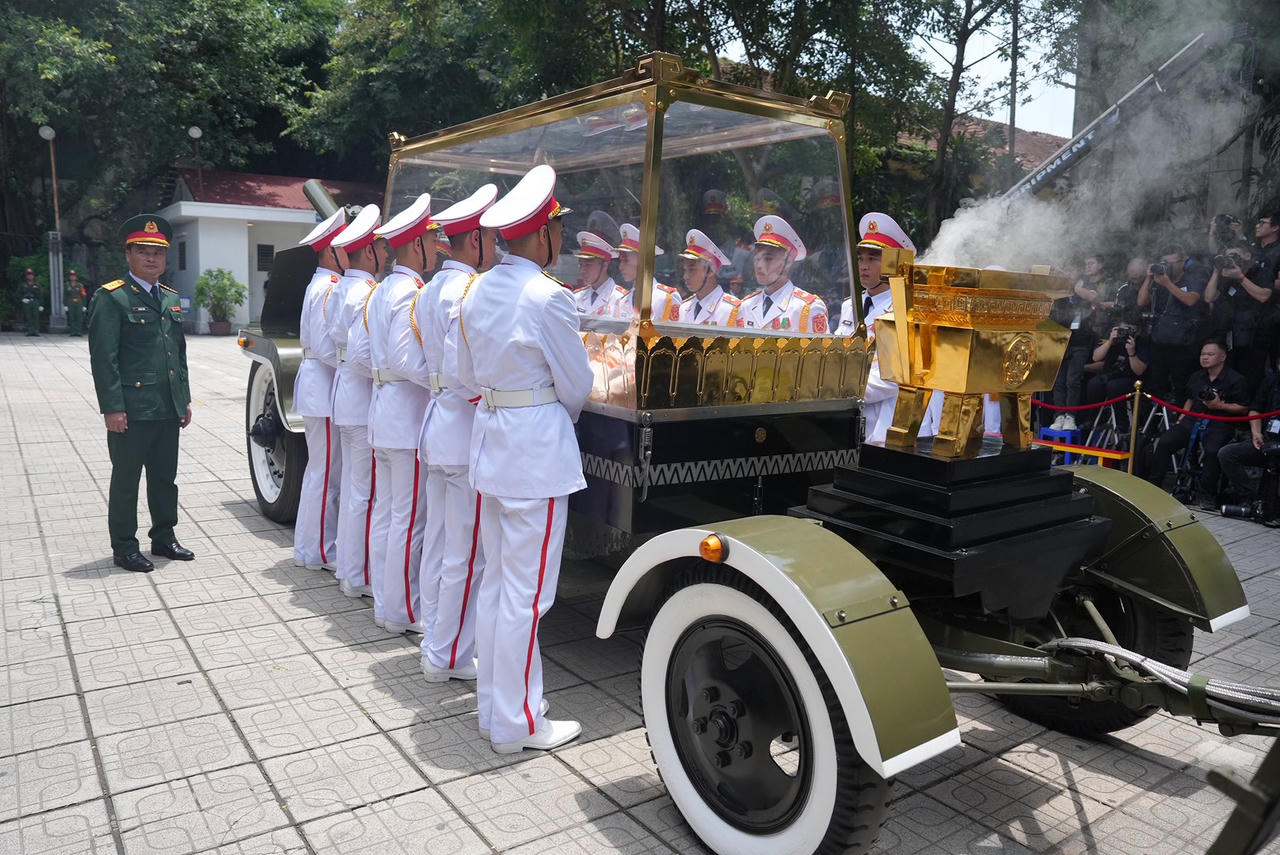 Thành kính tiễn đưa Tổng Bí thư Nguyễn Phú Trọng về nơi an nghỉ
