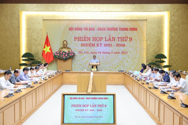 Thủ tướng chủ trì Phiên họp lần thứ 8, nhiệm kỳ 2021-2026 của Hội đồng Thi đua - Khen thưởng Trung ương