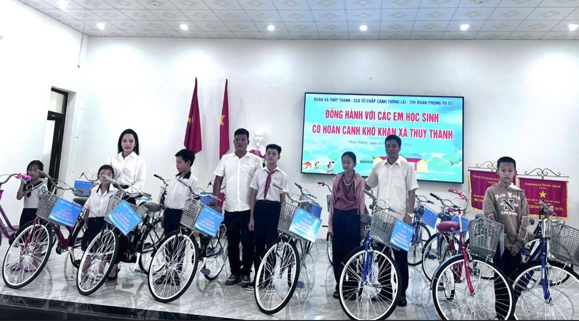 Tiếp sức tới trường trong ngày Tết Độc lập