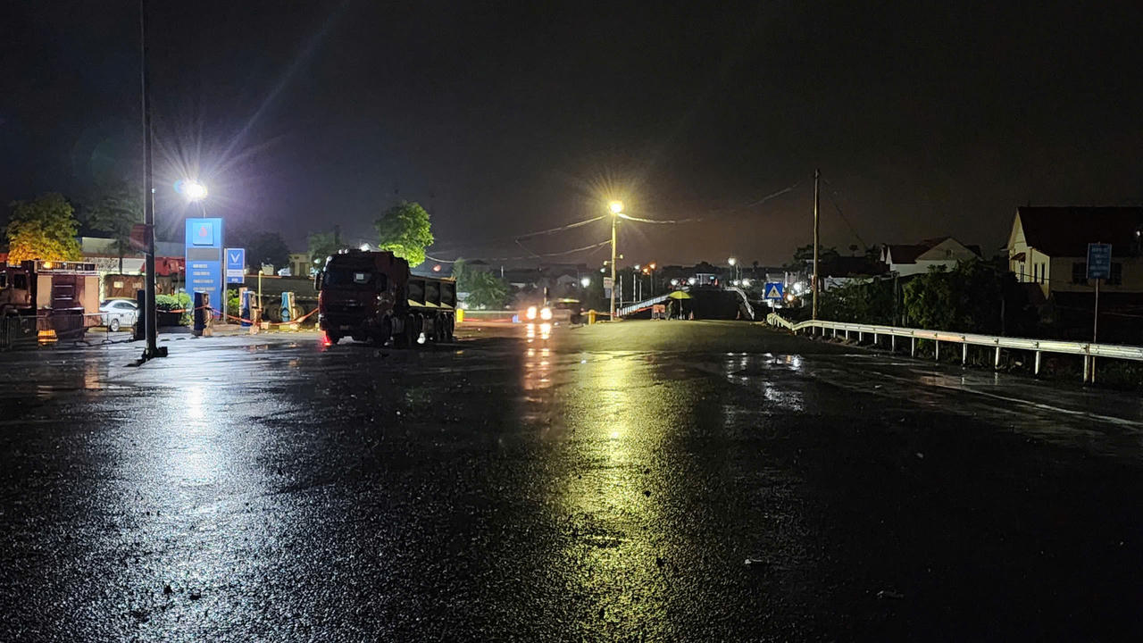 Trực tiếp sự cố sập cầu Phong Châu: Nỗ lực khắc phục hậu quả thiên tai do bão Yagi gây ra