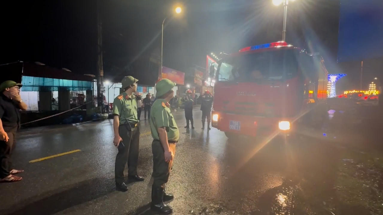 Trực tiếp sự cố sập cầu Phong Châu: Nỗ lực khắc phục hậu quả thiên tai do bão Yagi gây ra