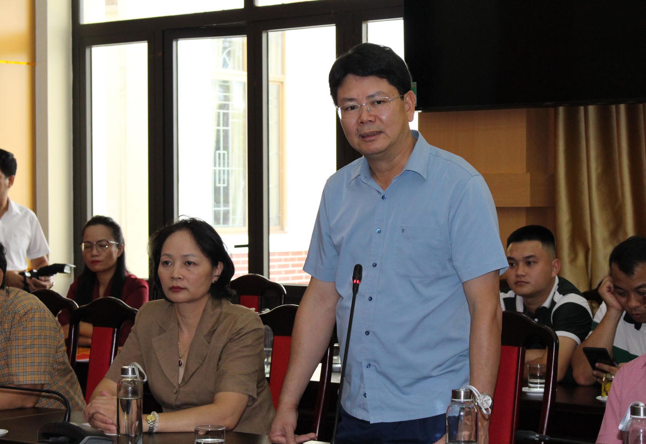 Thứ trưởng Bộ Tư pháp Nguyễn Thanh Tịnh thăm, động viên đồng bào tỉnh Tuyên Quang