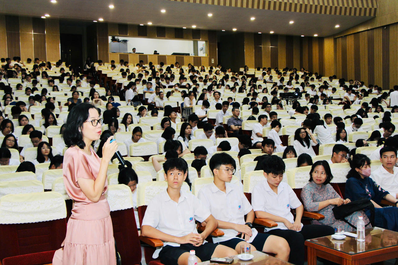 "Muốn "yêu" đẹp bạn cũng cần phải thông minh"