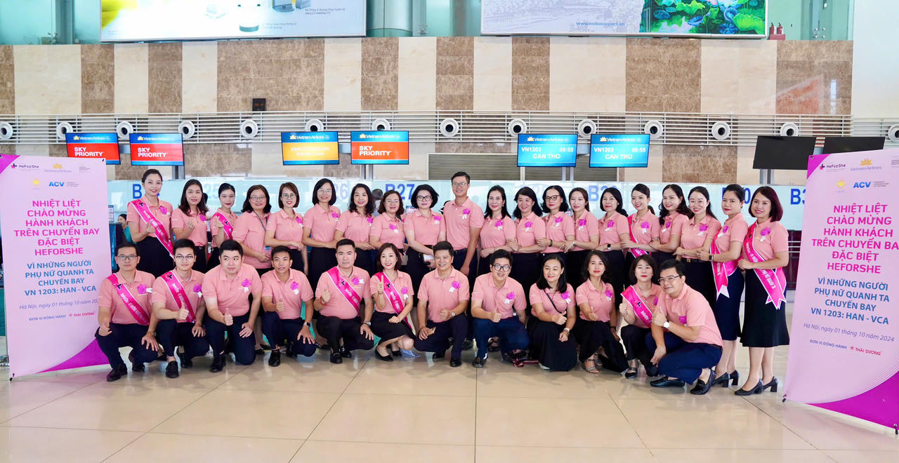 HeForShe - Bay trong màu hồng sẻ chia, cùng Vietnam Airlines hướng tới tháng bình đẳng giới
