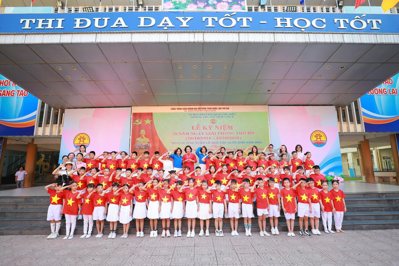 Nhiều hoạt động ý nghĩa khơi dậy niềm tự hào dân tộc của học sinh Thủ đô