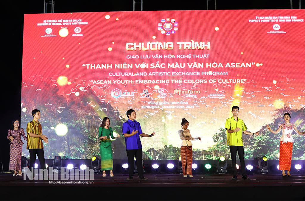 Diễn đàn giao lưu văn hóa nghệ thuật 'Thanh niên với Sắc màu Văn hóa ASEAN'