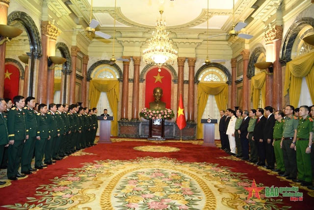 Tổng Bí thư, Chủ tịch nước Tô Lâm trao quyết định thăng quân hàm Đại tướng, Thượng tướng cho 3 đồng chí