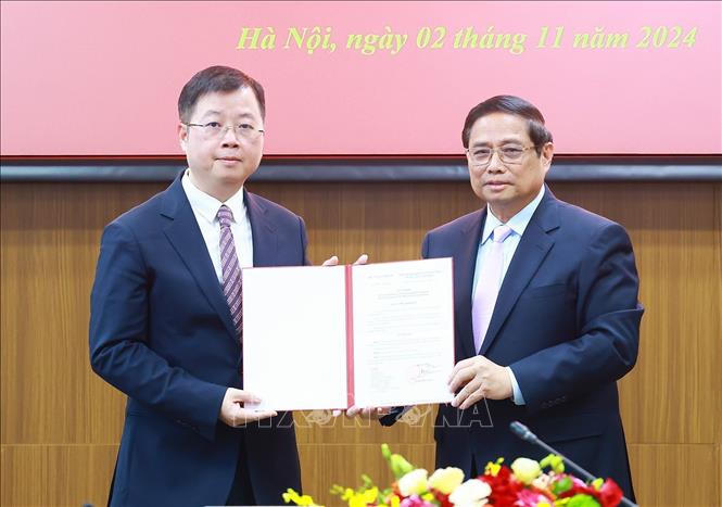 Thủ tướng Phạm Minh Chính trao quyết định điều động, bổ nhiệm Tổng Giám đốc Đài Truyền hình Việt Nam