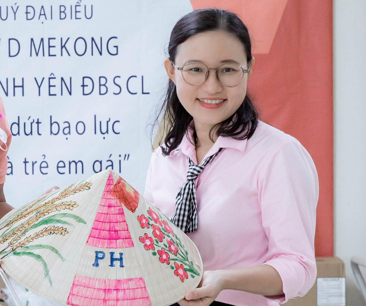 Những người ghép sắc màu trong Ngôi Nhà Bình Yên