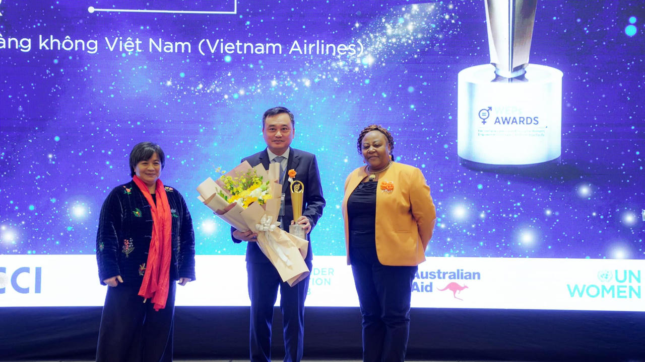 Vietnam Airlines sải cánh "Tô cam bầu trời" hành trình Hà Nội – Băng Cốc