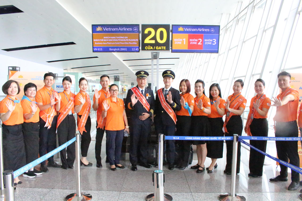 Vietnam Airlines sải cánh "Tô cam bầu trời" hành trình Hà Nội – Băng Cốc