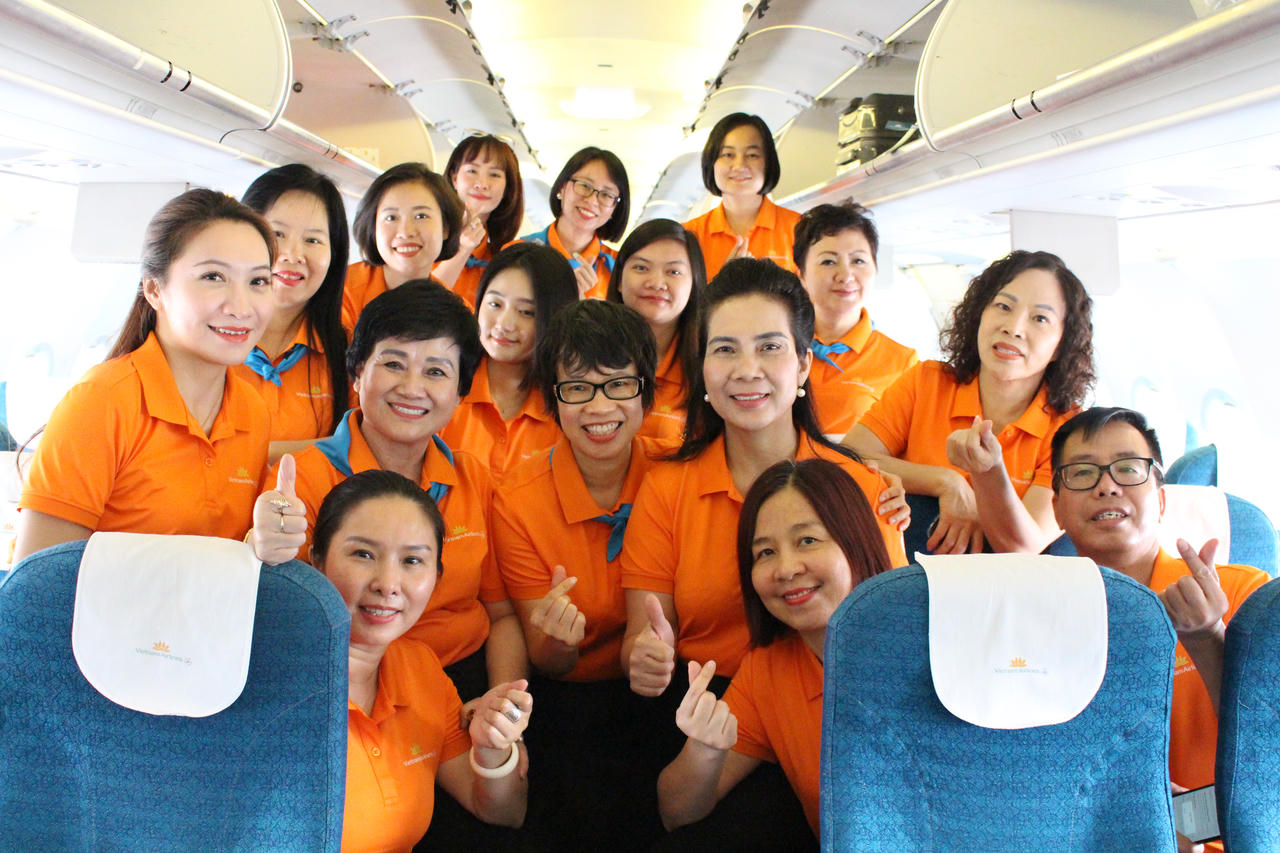 Vietnam Airlines sải cánh "Tô cam bầu trời" hành trình Hà Nội – Băng Cốc