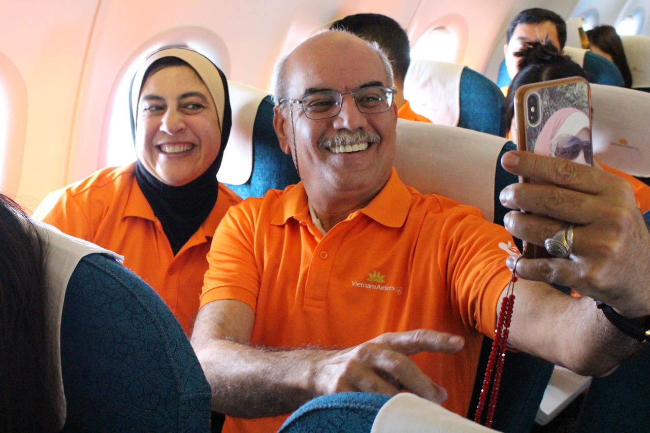 Vietnam Airlines sải cánh "Tô cam bầu trời" hành trình Hà Nội – Băng Cốc