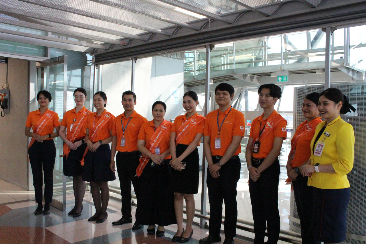 Vietnam Airlines sải cánh "Tô cam bầu trời" hành trình Hà Nội – Băng Cốc