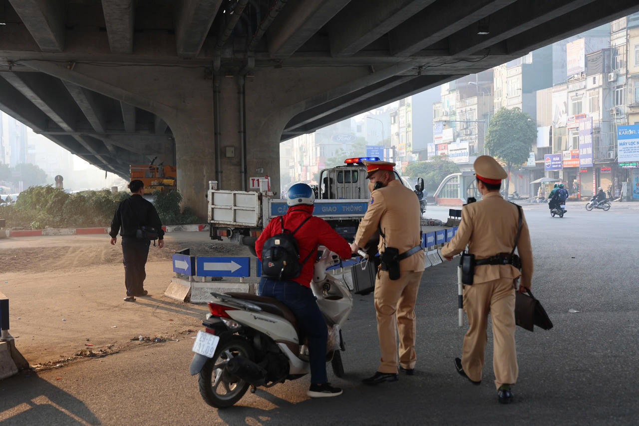 Công an Hà Nội xử phạt hơn 1,6 tỷ đồng trong 24 giờ triển khai xử phạt “tăng nặng” trong vi phạm luật giao thông