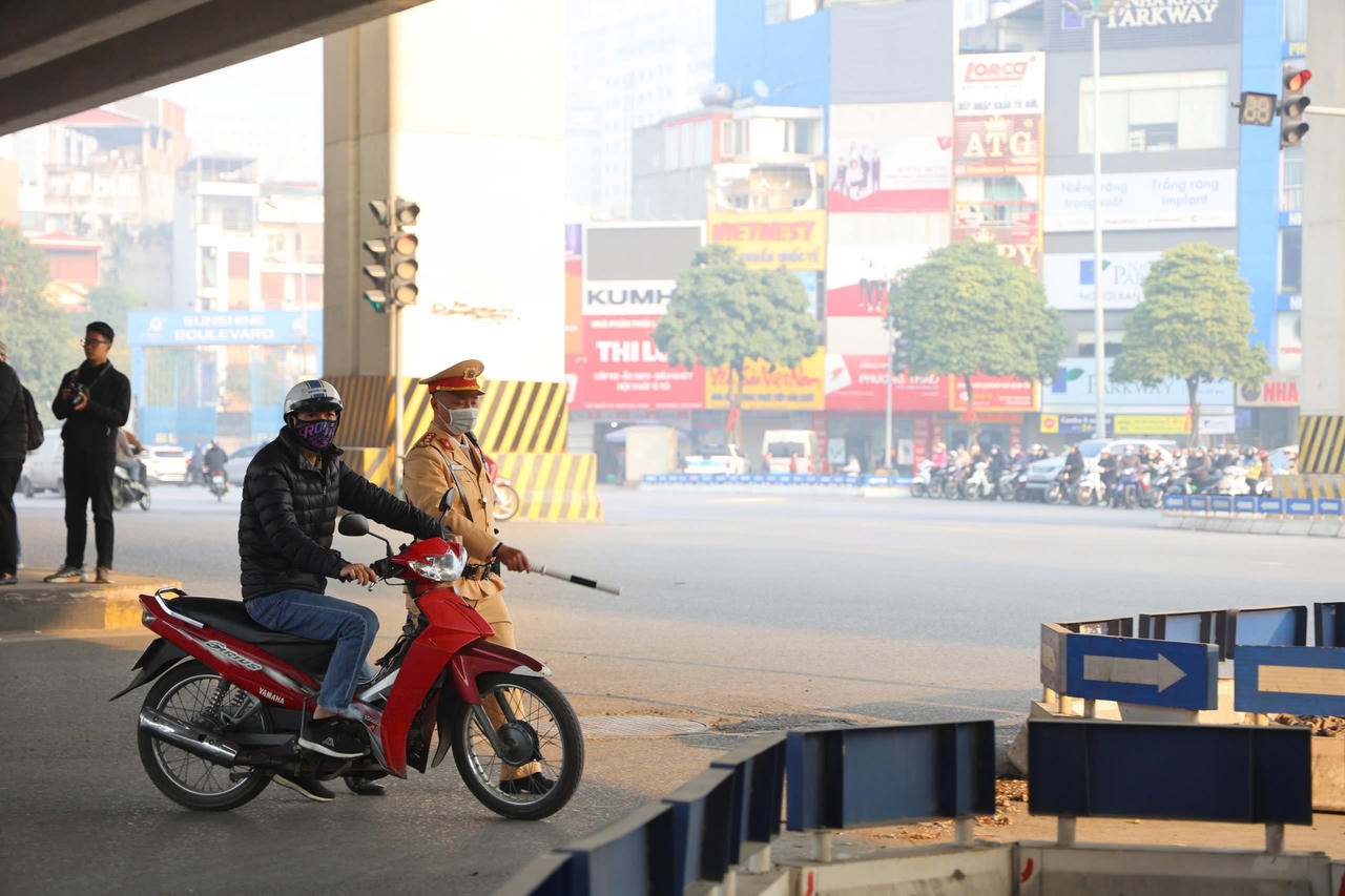 Công an Hà Nội xử phạt hơn 1,6 tỷ đồng trong 24 giờ triển khai xử phạt “tăng nặng” trong vi phạm luật giao thông