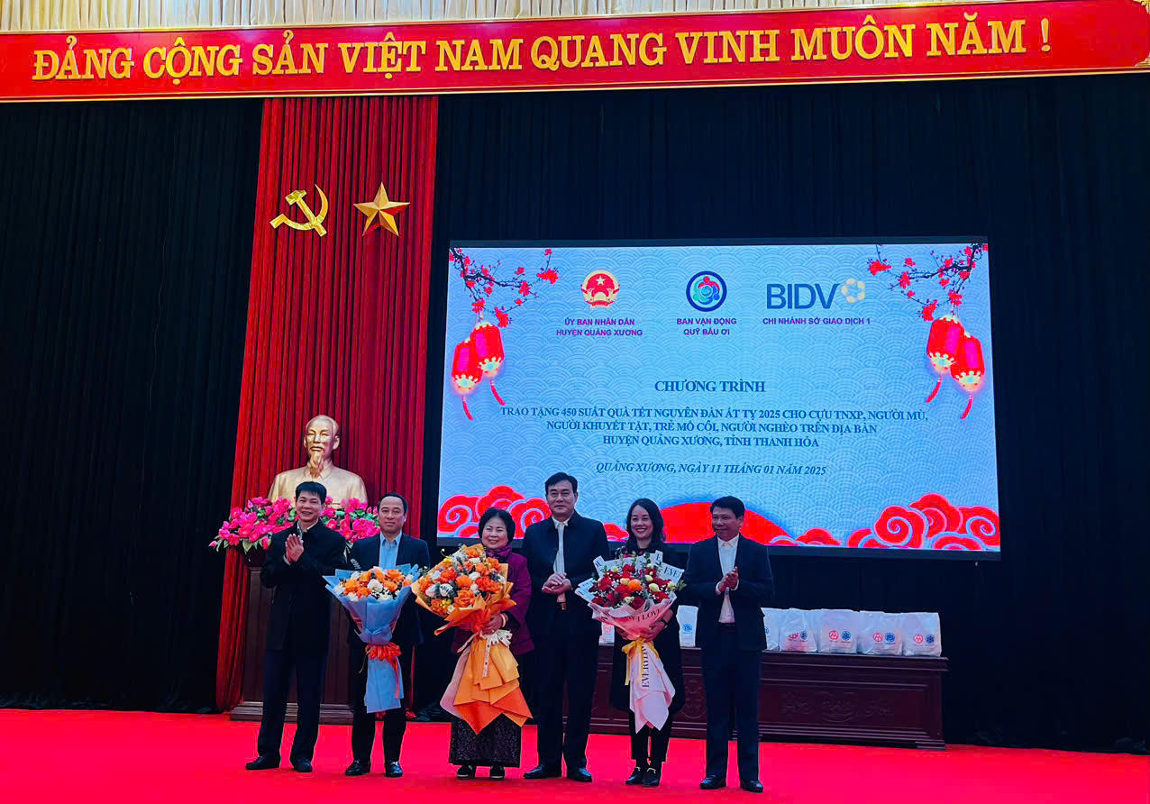 BIDV Chi nhánh Sở giao dịch 1 trao 600 suất quà tết cho người dân có hoàn cảnh đặc biệt khó khăn tại huyện Quảng Xương