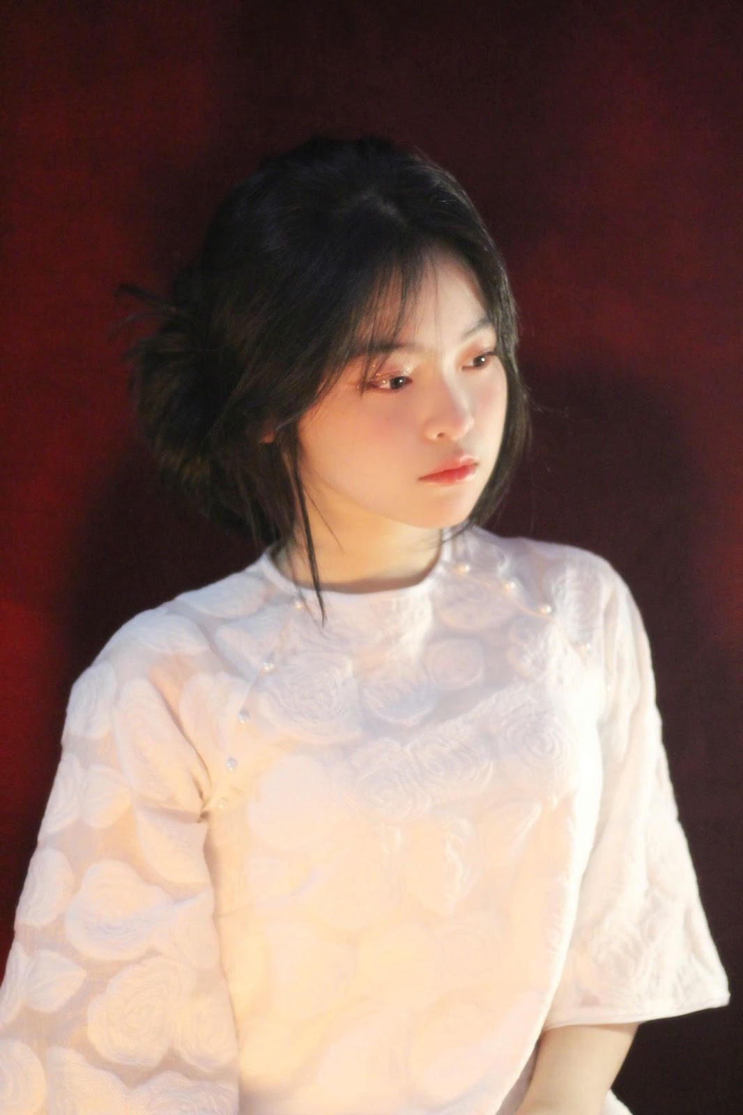 Áo dài: Chất liệu kể chuyện văn hóa của giới trẻ