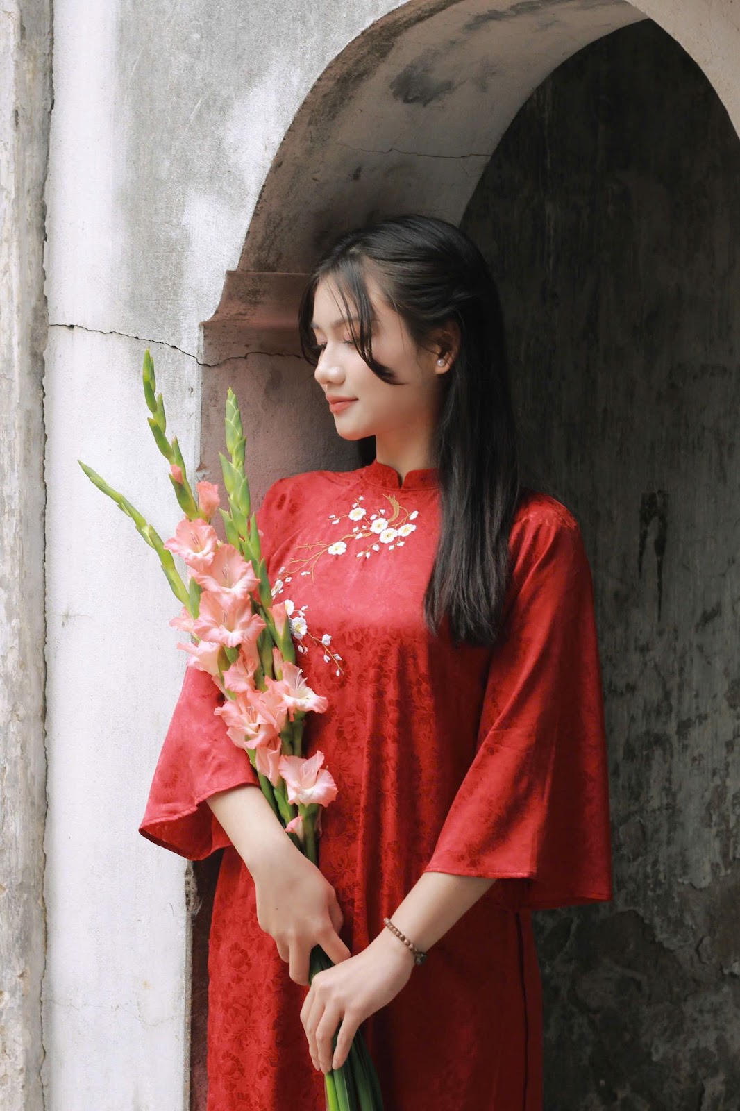 Áo dài: Chất liệu kể chuyện văn hóa của giới trẻ