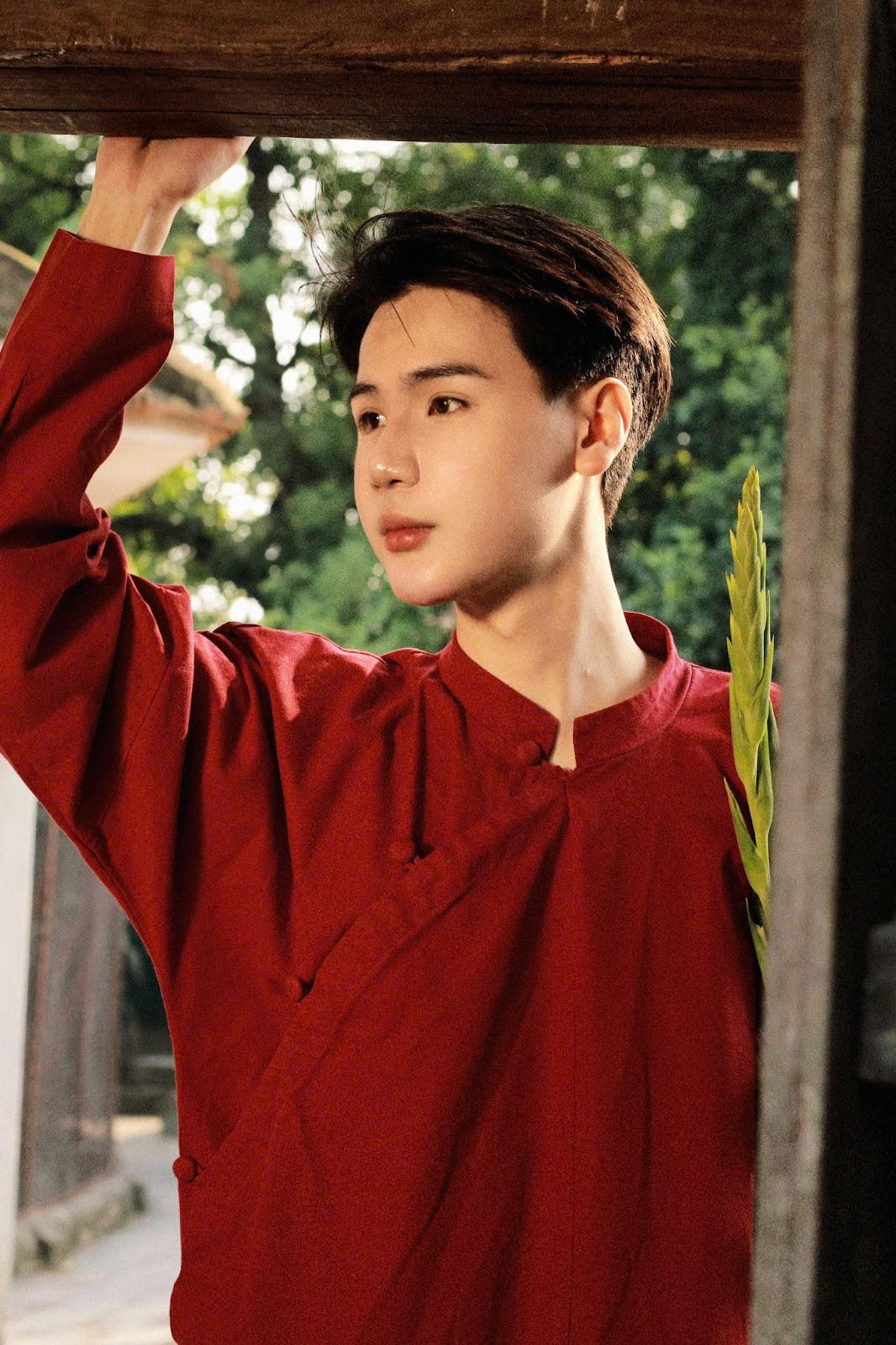 Áo dài: Chất liệu kể chuyện văn hóa của giới trẻ