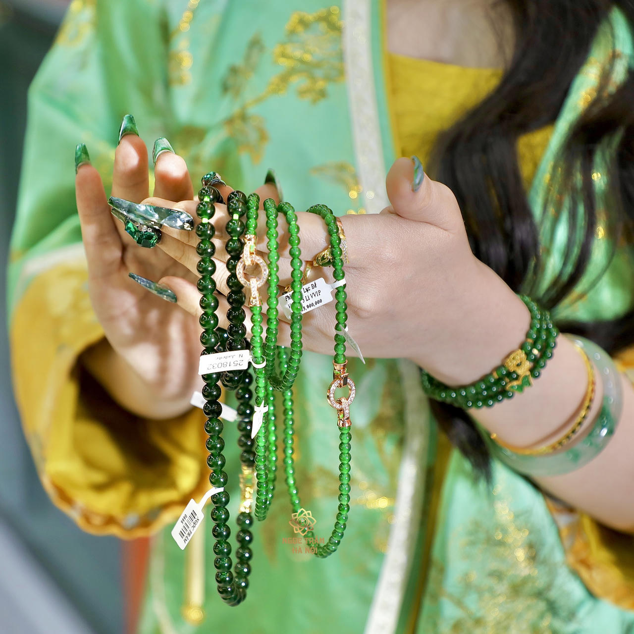 Khi GenZ "mê tín" theo "thầy bói" AI