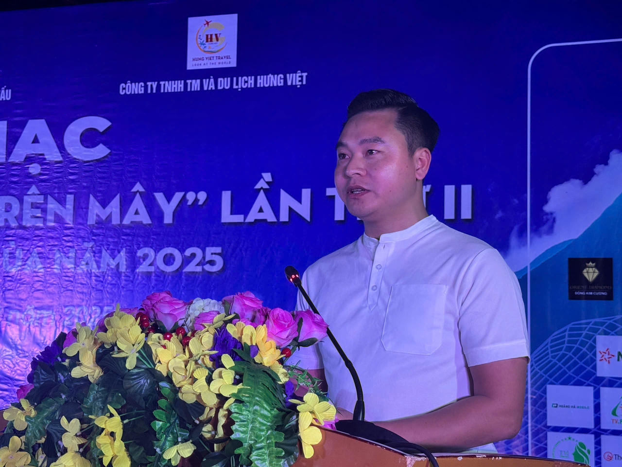 Khai mạc Giải leo núi Bước chân trên mây năm 2025 – chinh phục đỉnh Tà Xùa