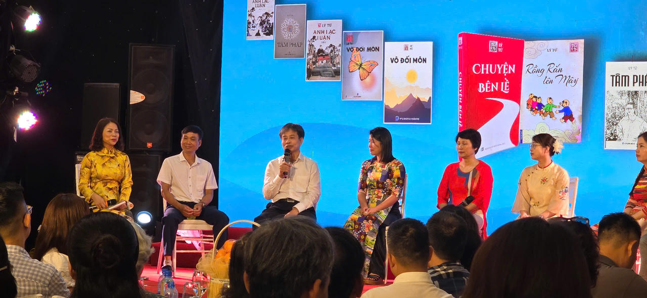 Lý Tứ - tác giả của những cuốn sách "khởi an vui"