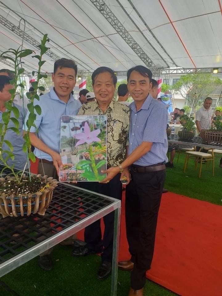 Ông chủ vườn lan Linh Ngọc Hoa Lan và những đóng góp cho ngành lan 