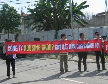 “Housing Group: Tiền mua nhà của chúng tôi đang ở đâu“?