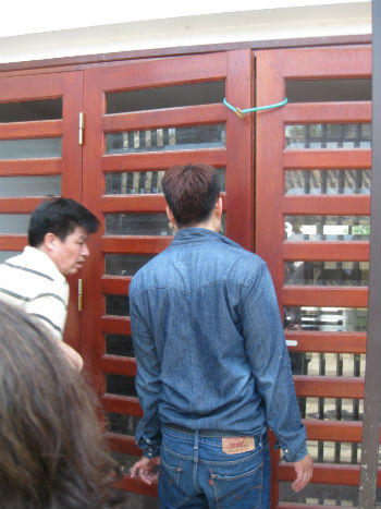 “Housing Group: Tiền mua nhà của chúng tôi đang ở đâu“?