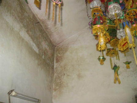 Ngang nhiên lấn chiếm khuôn viên di tích làm nhà ở