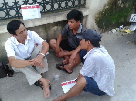 “Vật vờ” ngóng con thi Đại học