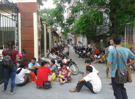 “Vật vờ” ngóng con thi Đại học