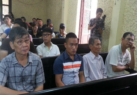 9 cựu cầu thủ hầu tòa vì "đánh bạc trên sân cỏ"